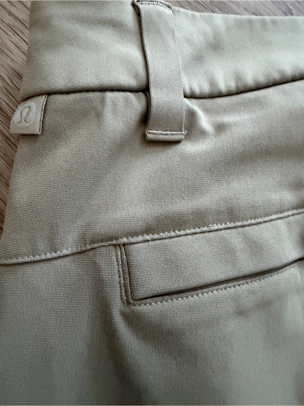 Lululemon Commission Golf Shorts Tan Khaki Warpstreme athletic size 36 - Picture 3 of 4